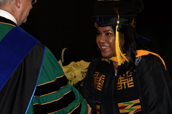 Kisah Gadis Papua Lulusan AS yang Pilih Kembali Mengabdi ke Tanah Air