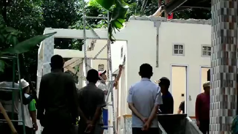 Pascagerakan Tanah, Rumah Rusak di Leuwi Kujang Majalengka Dibongkar