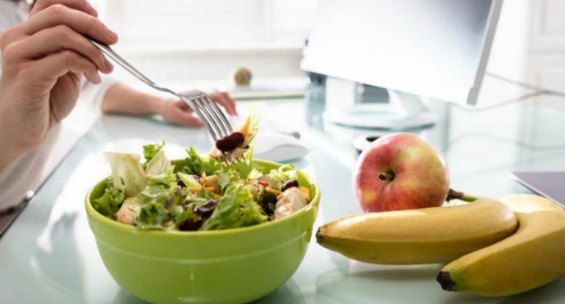 Terungkap, Wajib Coba 9 Makanan Ini, Ternyata Kuatkan Gigi dan Cegah Bau Mulut! 