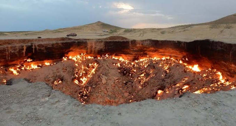 Inikah Tempat Wisata Paling Ekstrem di Dunia? Ngeri Ada Gerbang Neraka Menakutkan
