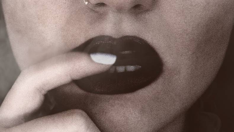 7 Cara Menghilangkan Bibir Hitam agar Makin Percaya Diri