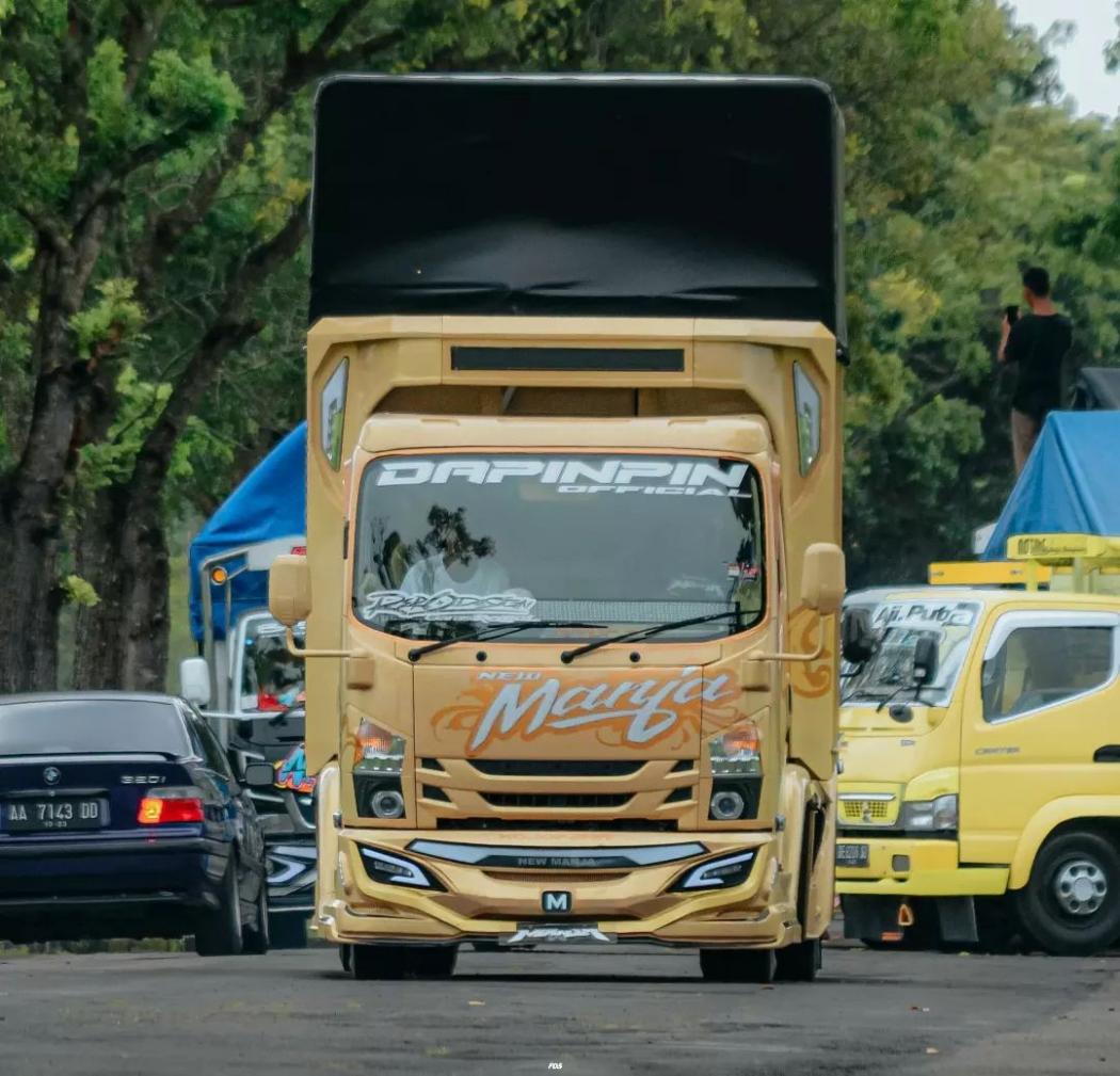Viral Truk Bak Terbuka Disulap Jadi Kamar Hotel Bintang 5 Berjalan