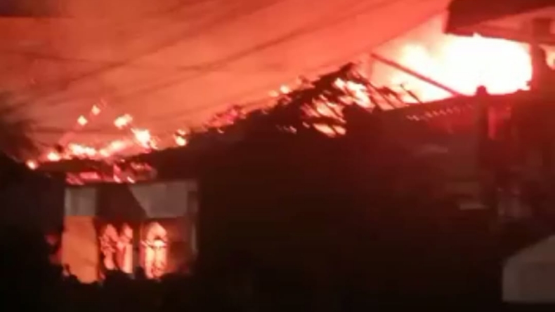 Kebakaran Hebat Terjadi di Kedoya Utara, 15 Mobil Damkar Dikerahkan