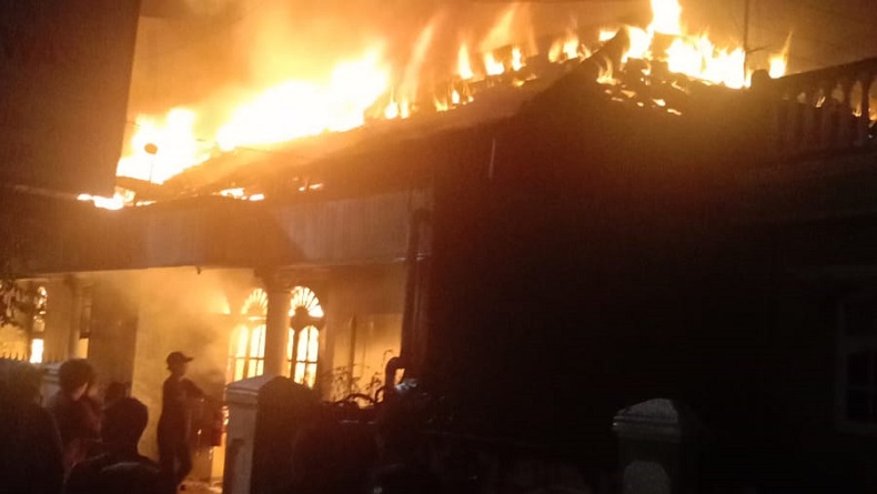 Kebakaran Rumah Mewah di Kedoya Utara, Satu Orang Luka Bakar