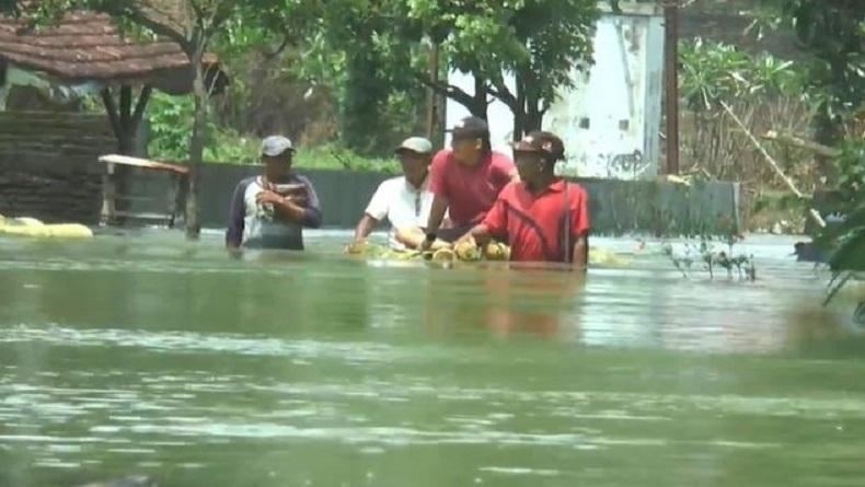 Terserang Penyakit, Ratusan Korban Banjir di Jepara Datangi Posko Kesehatan