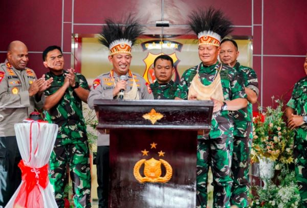 Panglima TNI Resmikan Polda Papua Baru, Kapolri: Wujud Soliditas Makin Kokoh