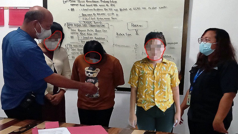 Diduga Tawarkan Jasa Prostitusi Via MiChat, 2 Mama Muda dan Mahasiswi Ditangkap