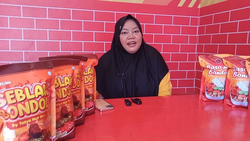 Buka Usaha Jajanan, dari Modal Rp800.000 Kini Omzetnya Capai Rp120 Juta per Bulan