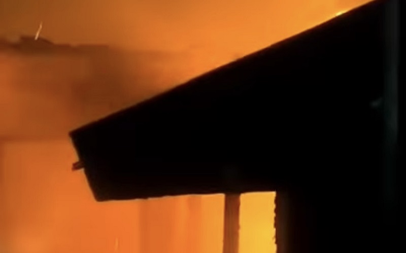 Bakar Sampah Berujung Kebakaran Rumah di Bekasi, Lansia Tewas Terjebak di Kamar Mandi