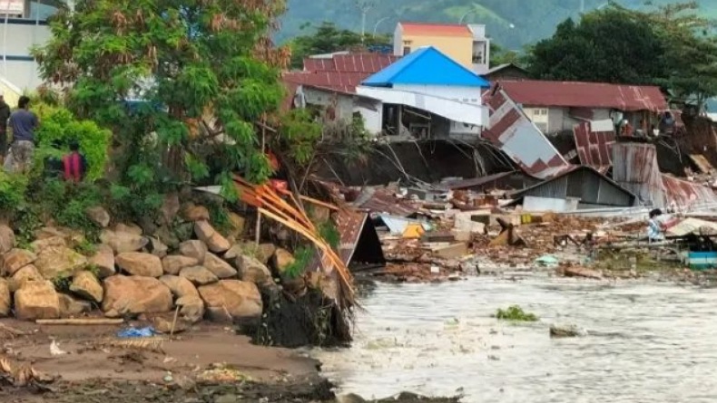 Balai Sungai Kaji Ulang Penempatan Pengaman Pantai di Lokasi Abrasi Pesisir Amurang