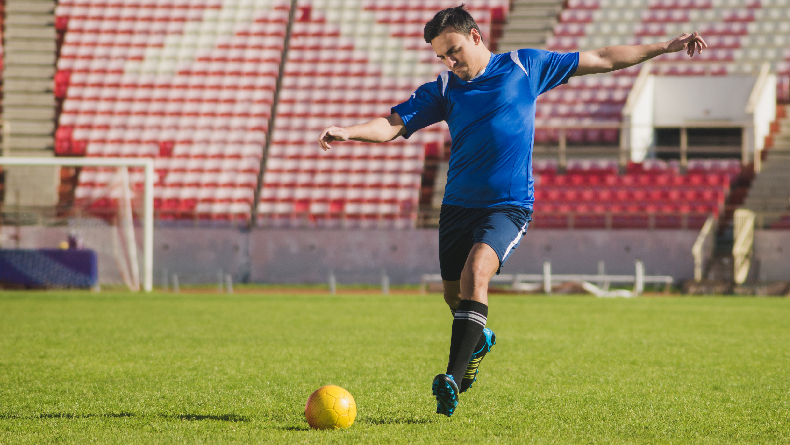 Cara Menjadi Pemain Tengah Sepak Bola yang hebat, Harus Menguasai Teknik Ini