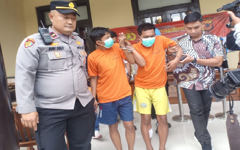 Dalam Waktu 4 Jam Pascakejadian, Polisi Tangkap 2 Jambret HP di Cicendo Bandung