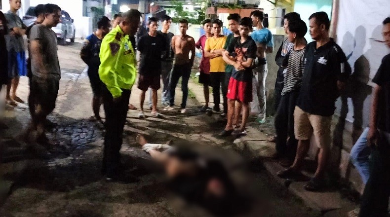 Geram Marak Pencurian di Cikarang, Warga Ikat dan Telanjangi Maling Motor