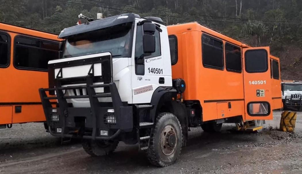 Perusahaan Ini Gunakan Bus Anti Peluru dan Pasang Blackbox untuk Lindungi Penumpang