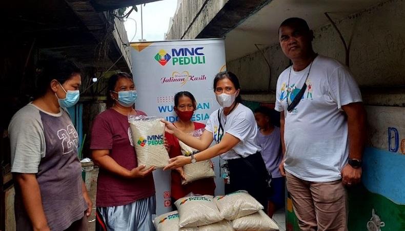 Wali Murid dan Pendiri Sekolah Pondok Domba Senang Dapat Bantuan dari MNC Peduli