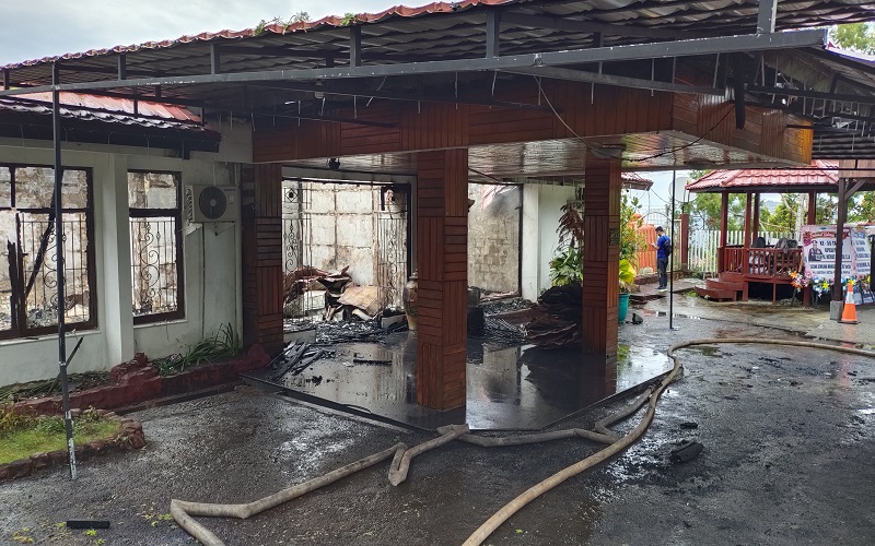 Breaking News, Rumah Dinas Kapolda Papua Terbakar