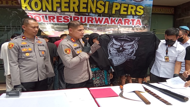 Setrum dan Bacok Korban hingga Tewas, Anggota Arabian Gengster Purwakarta Ditangkap 