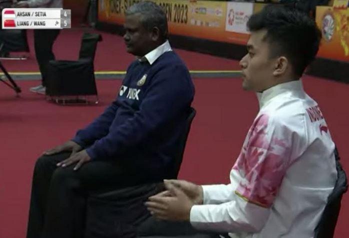 Momen Unik! Leo Rolly Carnando Jadi Pelatih Ahsan/Hendra di India Open 2023