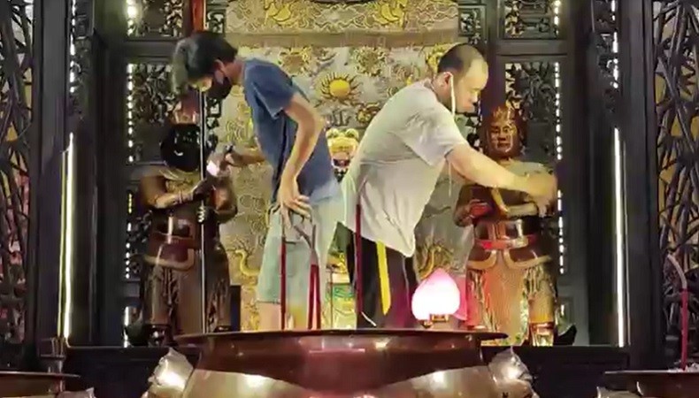 Kelenteng Tertua di Pangkalpinang Bersihkan Altar dan Sucikan 11 Patung Dewa Jelang Imlek