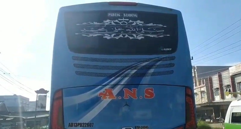 Deretan PO Bus Tempelkan Tulisan Doa dan Shalawat, Wajib Ada di Setiap Armada