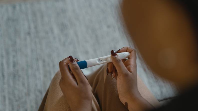 Tanda-tanda Hamil yang Tidak Disadari, dari Mual dan Muntah Sampai Perubahan Suasana Hati