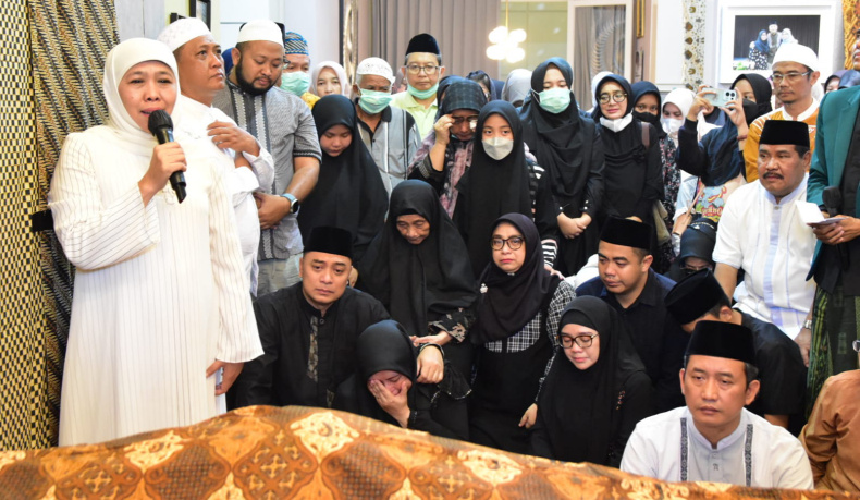 Ayah Wali Kota Eri Cahyadi Meninggal Dunia, Khofifah: Beliau Orang Baik