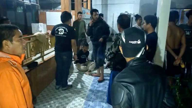 Diduga Akan Culik Anak, Pria di Makassar Babak Belur Dihajar Warga