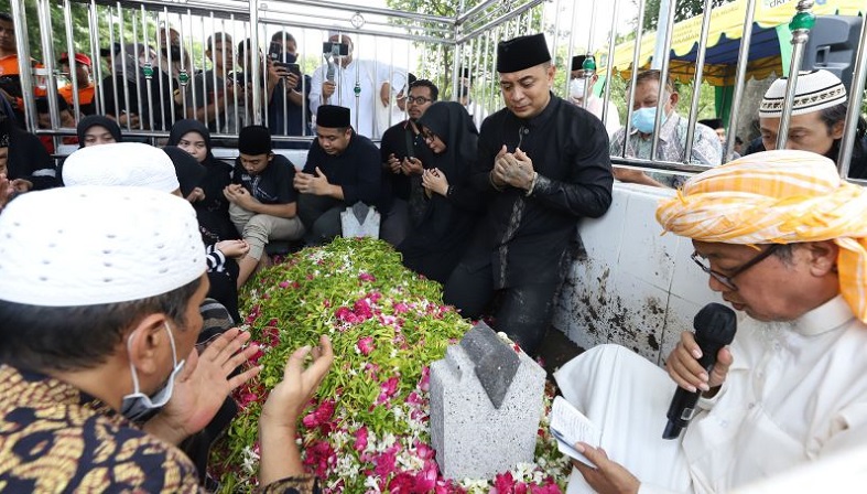 Wali Kota Surabaya Kenang Pesan Ayahanda Sebelum Meninggal: Jangan Salah Ambil Kebijakan