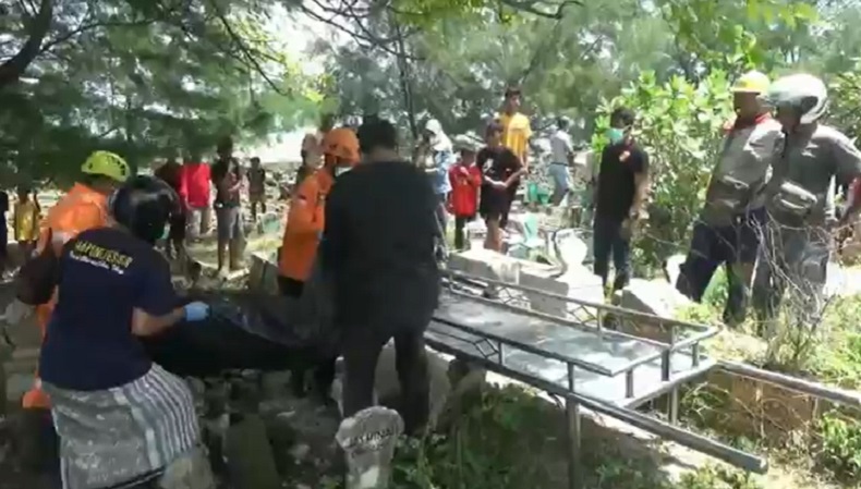 Pria Tanpa Identitas Tewas Tergantung di Pohon Cemara Area Permakaman Tuban 