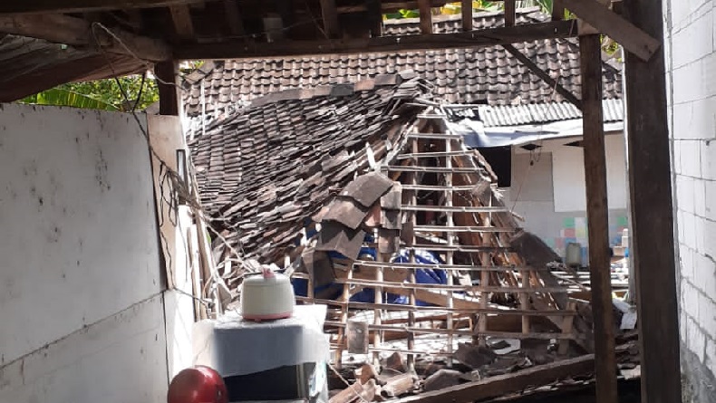 Miring Diterpa Angin Kencang Pekan Lalu, 2 Rumah di Paliyan Gunungkidul Akhirnya Roboh
