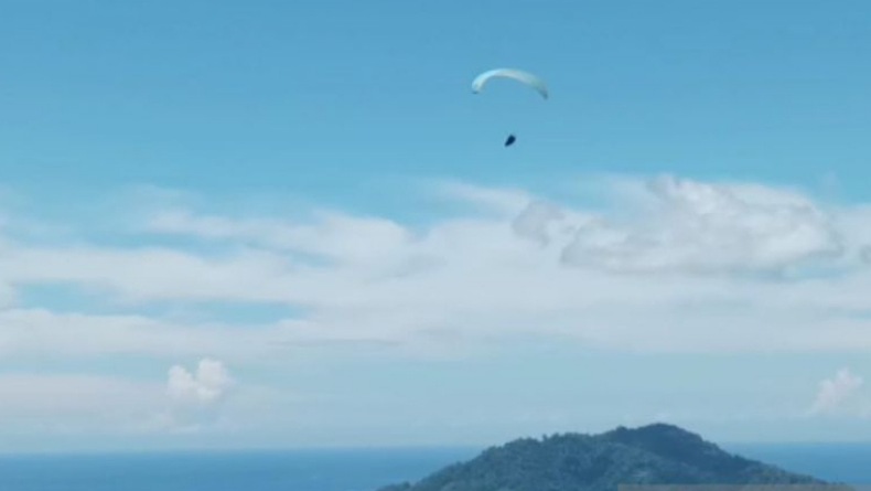 Disparbud Kembangkan Potensi Wisata Paralayang di Puncak Dunu Gorontalo Utara