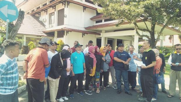 Tuntutan Kesetaraan Status, Puluhan Staf Pamong Kelurahan Bantul Berangkat Aksi ke Jakarta