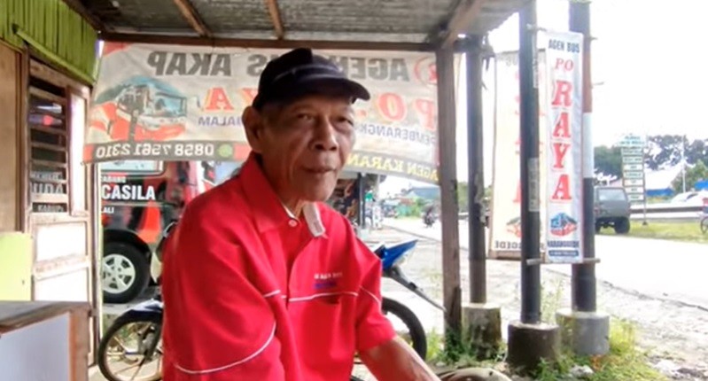 Kisah Mbah Sri Sopir Bus Tertua di Indonesia, Melegenda Masih Mengemudi di Usia 74 Tahun