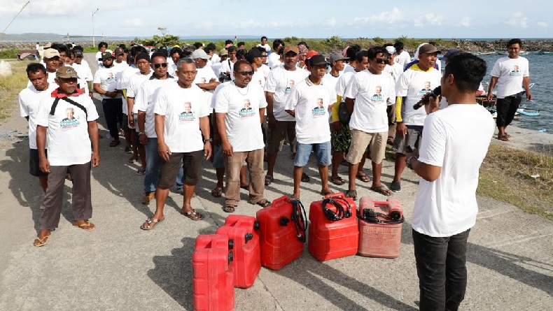 Bantu Nelayan Pangandaran di Musim Paceklik, KNP Jabar Berikan Bahan Bakar dan Sembako