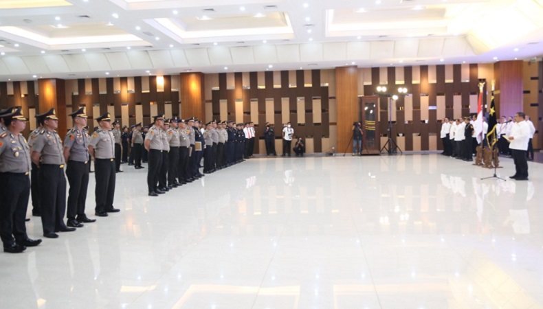 Kapolri Beri Penghargaan 154 Personel Polri Tim Dewa Ruci yang Ungkap Sabu 1,2 Ton 