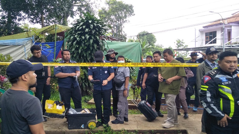 Hujan Deras Guyur Cililin KBB saat Makam Halimah Korban Serial Killer Wowon Cs Dibongkar
