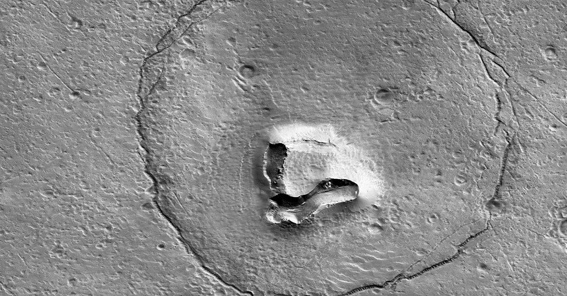 Objek Berbentuk Beruang Terlihat di Mars, Diduga Terbentuk karena Ini 
