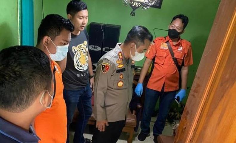 Sadis, Suami di Kebumen Bacok Istri hingga Tewas Bersimbah Darah lalu Coba Bunuh Diri