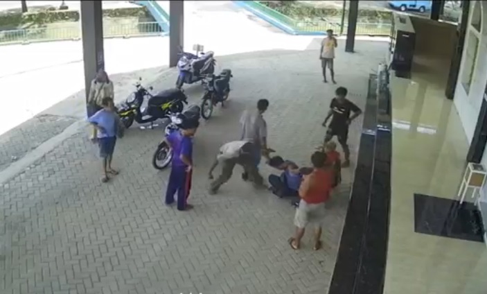 Tepergok Bobol Kotak Amal Masjid, Pria asal Makassar Babak Belur Diamuk Warga