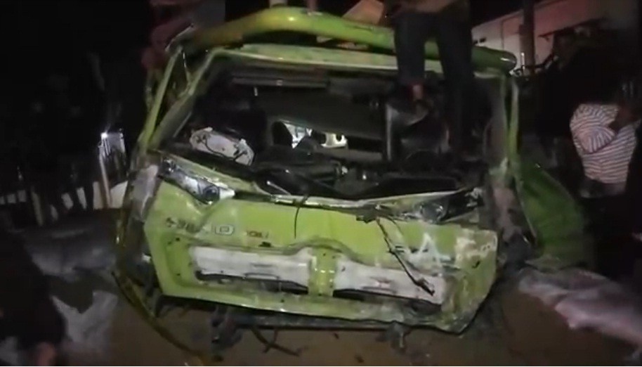 3 Orang Tewas dalam Kecelakaan Beruntun di Sumbar, Pengendara Motor Terlindas Truk