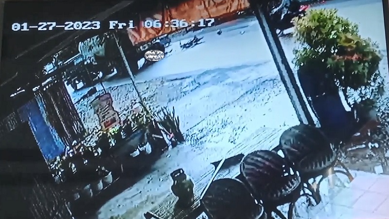 Pemotor Tewas Terlindas Truk Kontainer Terekam CCTV