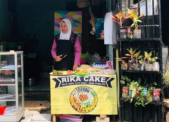 Mulai dengan Modal Minim, Perempuan Ini Kini Sukses Jual Kue 1.000 Sehari