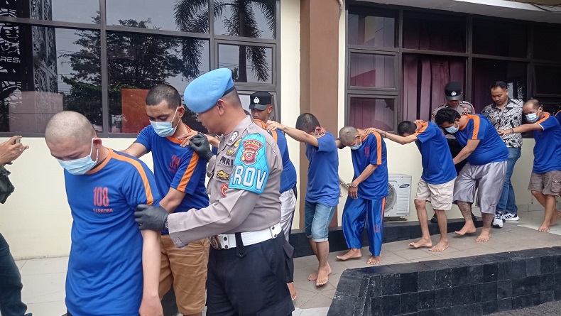 Polisi Tangkap 12 Pengedar Narkoba di Karawang, Sabu hingga Obat Keras Diamankan
