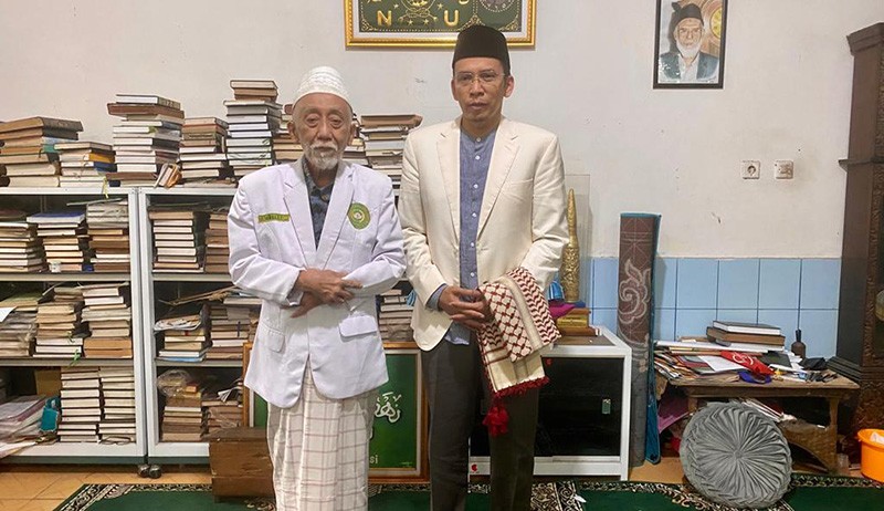 Silaturahmi ke Abuya Muhtadi, TGB Dapat Wejangan Jaga Keutuhan Umat