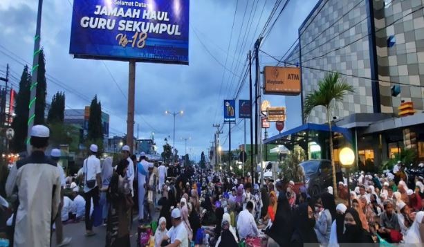 Lautan Manusia Hadiri Haul ke-18 Abah Guru Sekumpul di Martapura Kalsel