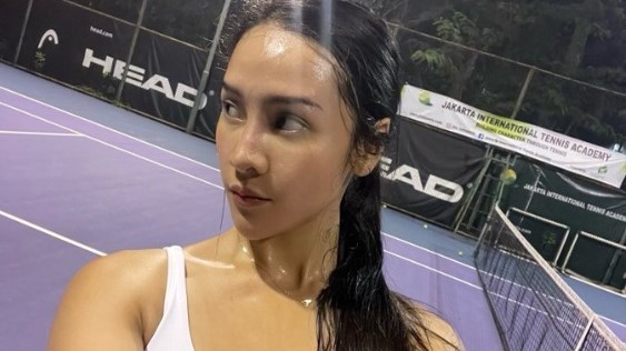 Anya Geraldine Pamer Foto Habis Olahraga Malam, Netizen: Tiba-Tiba Insecure