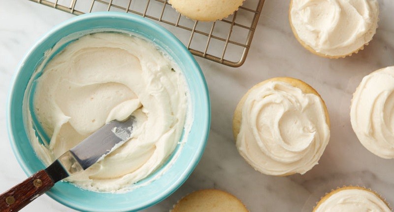 Cara Membuat Butter Cream yang Lembut Hanya dengan 2 Langkah