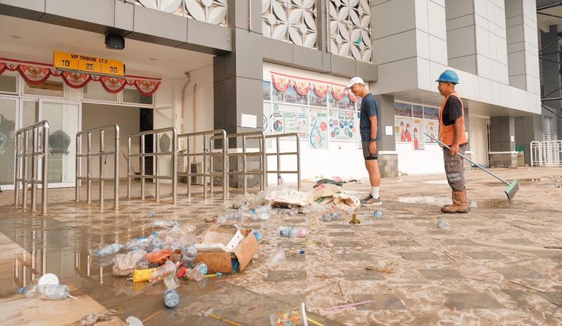 Cek Jatidiri Pascalaga PSIS Vs Persib, Ganjar Geleng-geleng Kepala Lihat Sampah Berserakan