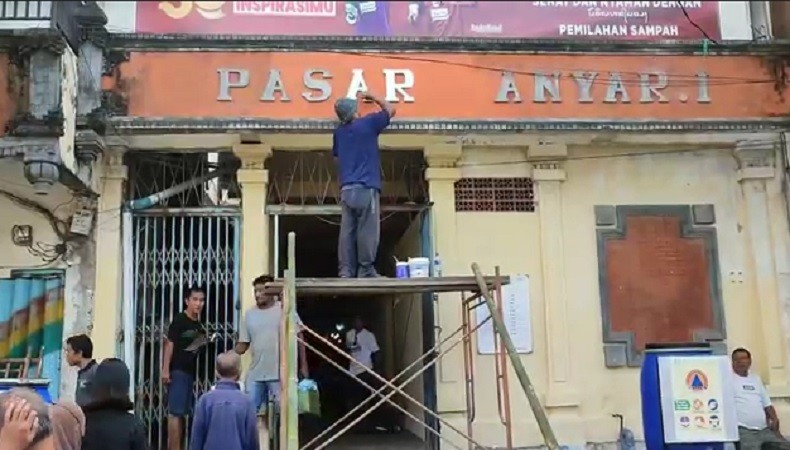 Dulu Kumuh, Pasar Anyar Singaraja Dibersihkan Jelang Kedatangan Jokowi
