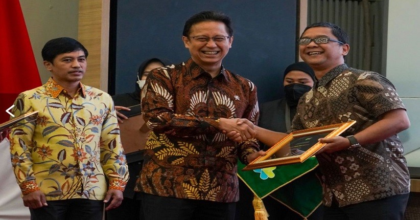 Menkes Beri Penghargaan untuk MNC Trijaya Dalam Kolaborasi dan Komunikasi Resiko Penanganan Covid-19